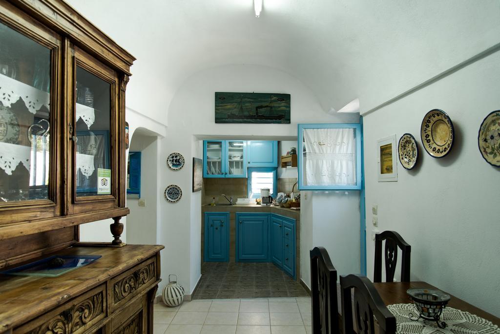Canava Santino Cave Houses Messaria  Exterior photo