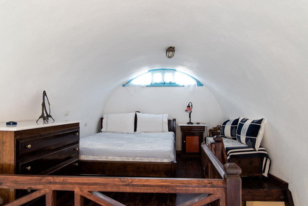 Canava Santino Cave Houses Messaria  Exterior photo